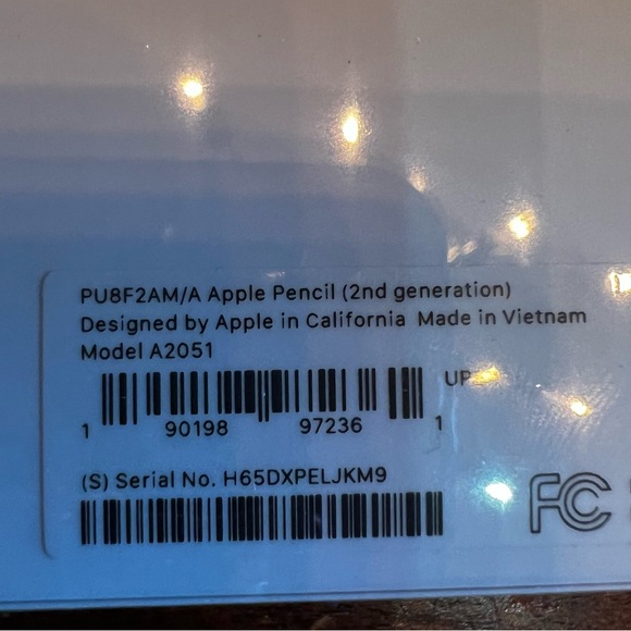 BRAND NEW GEN 2 APPLE PENCIL !! - Picture 4 of 6